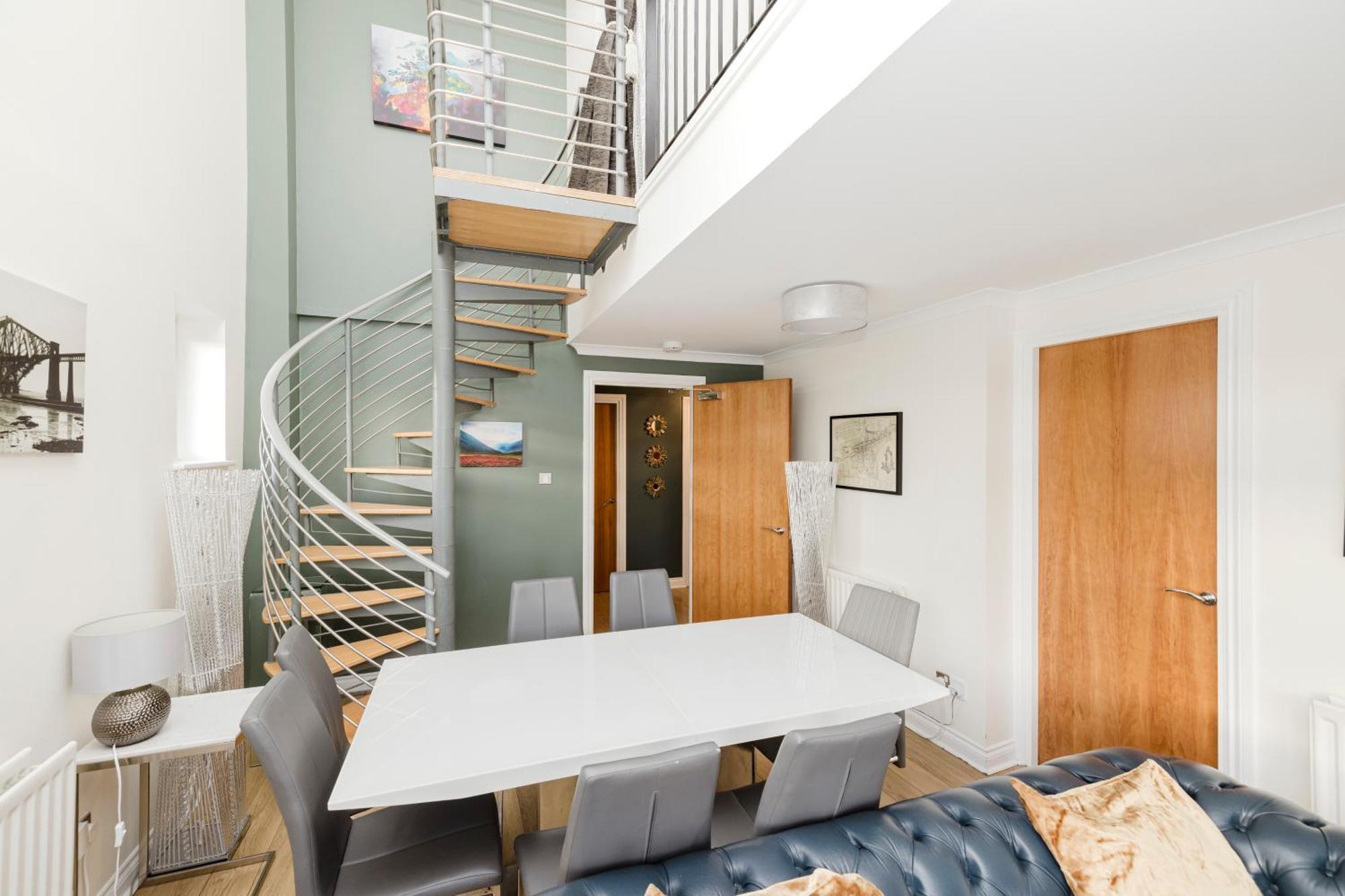 Joivy Stylish Apartment With Balcony In Old Town Edynburg Zewnętrze zdjęcie